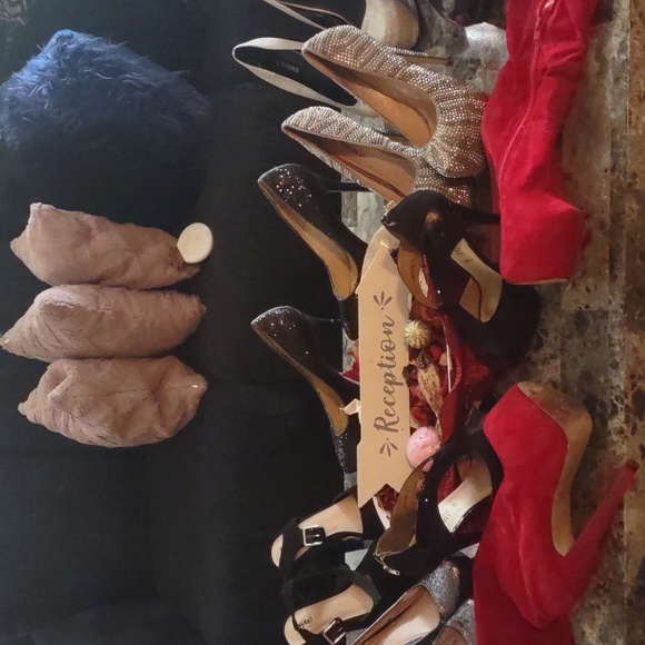 Shoes - Picture 4 of 4